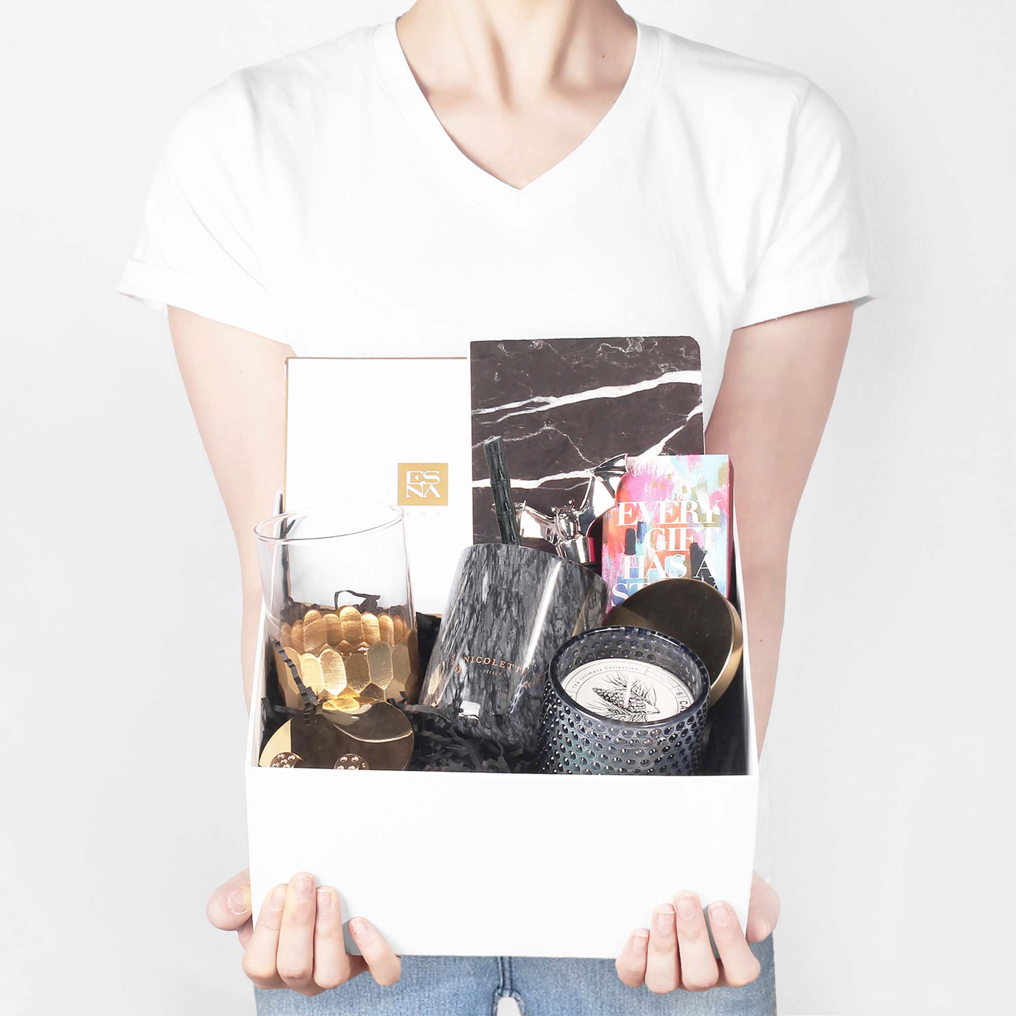 ESNABOX-尽在其中<br />SUPREME | ALL IN